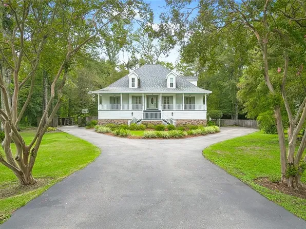 218 Scotchpine Dr, Mandeville, LA 70471