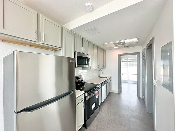 4th image of 230 S Broadway Ave #1B-1BA-474SQFT