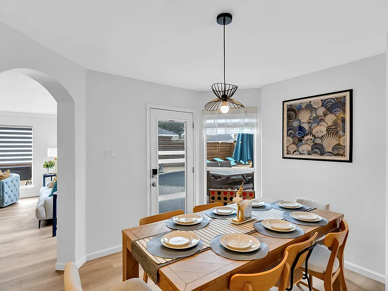 7710 Tidewater Dr — Photo 32