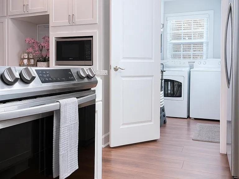 445 Short Hills Dr — Photo 30