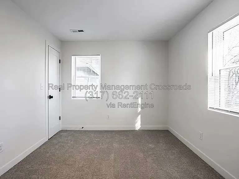 849 N Oakland Ave — Photo 32