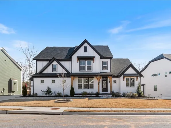 634 Michigan Cir, Hoschton, GA 30548