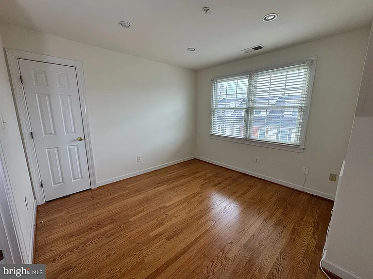 504 N Thomas St #I — Photo 12