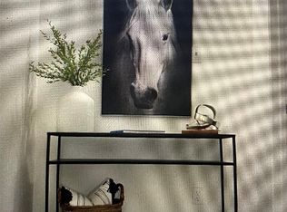 107 Yorkshire Ct, Euless, TX 76040