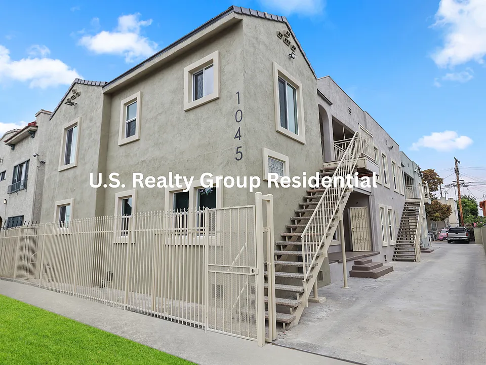 1045 W 42nd Pl #6