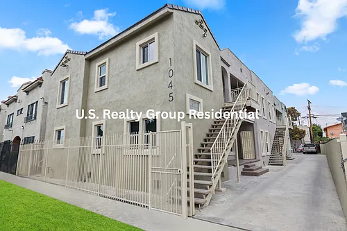 1045 W 42nd Pl #1 Photo 1