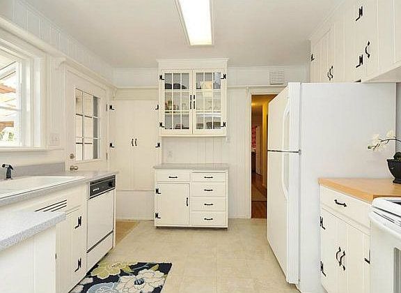 5th image of 1374 Sunnyslope Ave