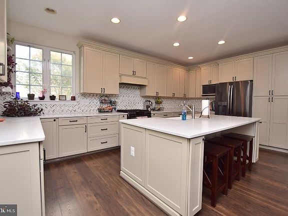 3rd image of 12724 Camden Park Ct