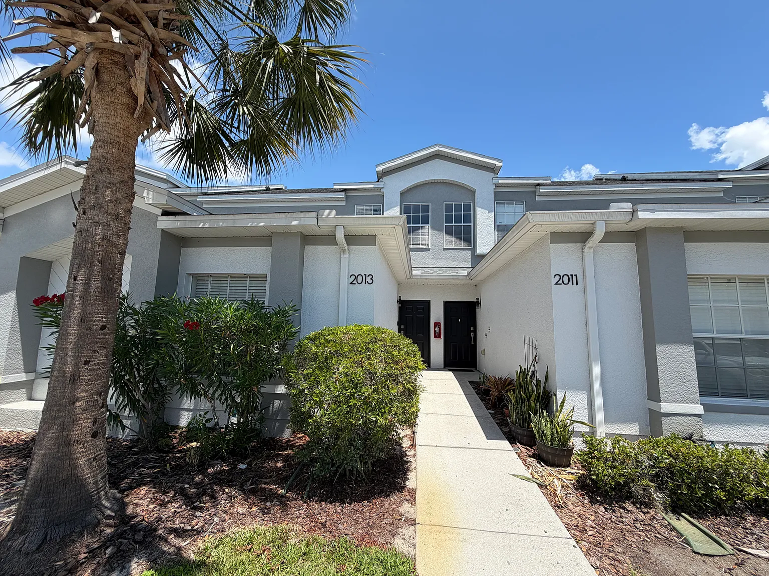 3 bed, 2.5 bath, 1548 sqft, $1,975 — Photo 2