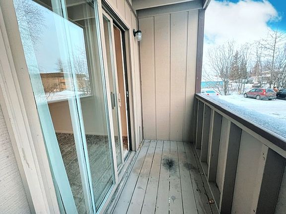 4th image of 926 W 26th Ave #205