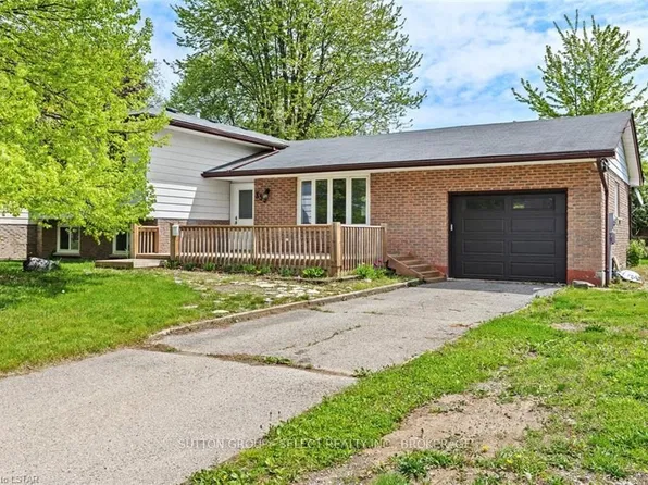 353 Dominion St, Strathroy Caradoc, ON N7G 3G9