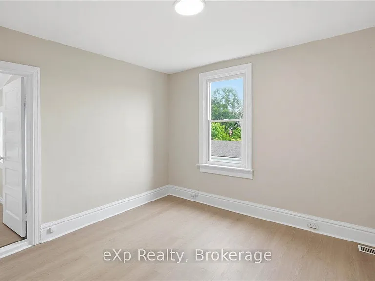 132 Macdonald Ave — Photo 14