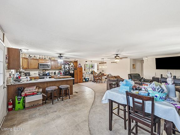 3rd image of 130 Smith Rd
