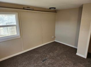 215 9th St SW, Watertown, SD 57201