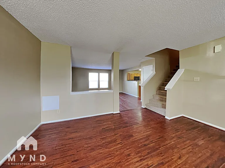 9526 W Lantern Ln — Photo 3