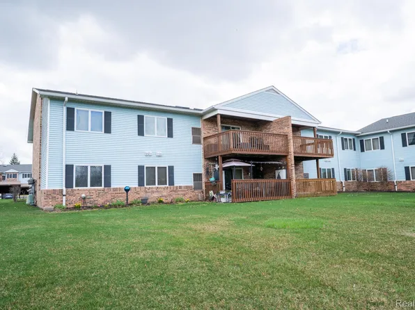 1335 Harbour Blvd APT 89, Trenton, MI 48183