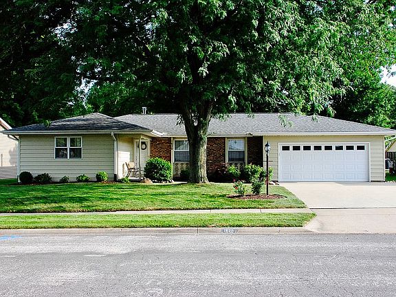 Front of 1620 W Grandridge