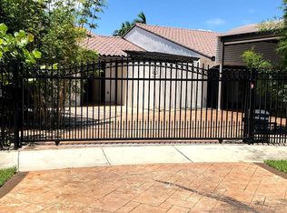 9251 SW 11th St, Miami, FL 33174