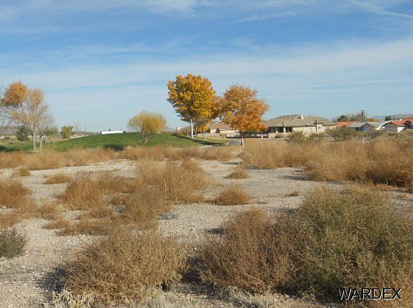 2nd image of 910 Country Club Dr