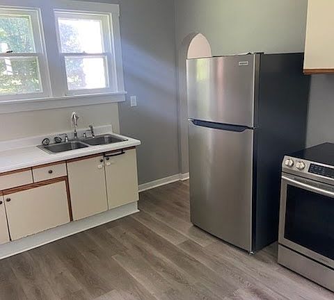 3rd image of 821 Northwestern St #1B