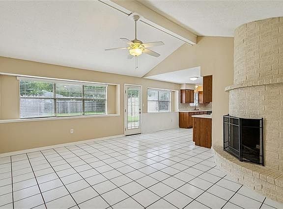 3rd image of 218 Melody Ln