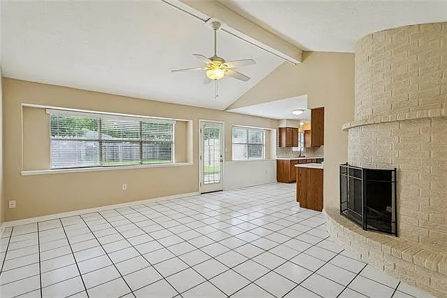 218 Melody Ln — Photo 3