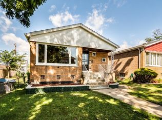 9322 S Paxton Ave, Chicago, IL