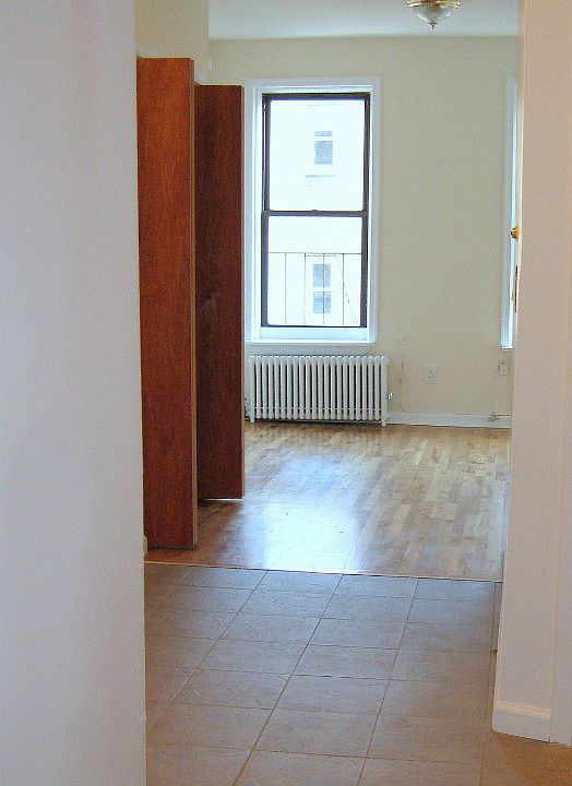 1st image of 1604 1st Ave APT 5A