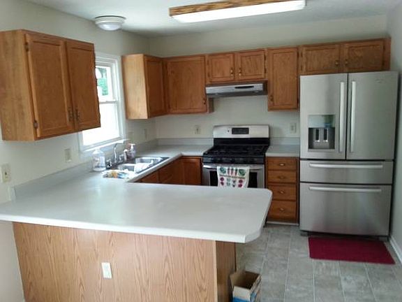 2nd image of 98 Ashley Dr