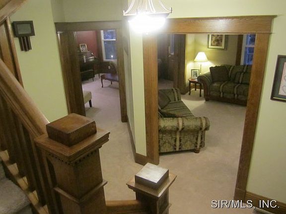 4th image of 801 S 4th St