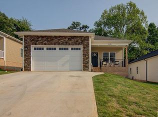 1109 Emerald Crest Dr, Bedford, VA 24523