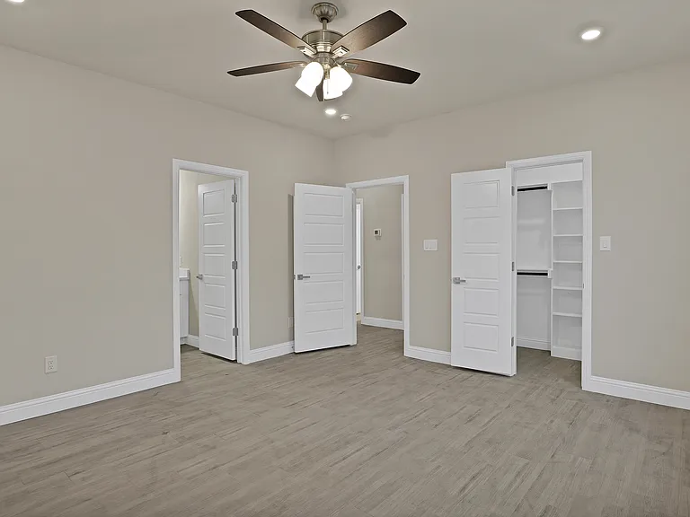 5618 Barkridge Dr — Photo 17