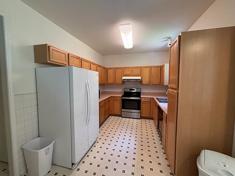 12 Bridgeport Dr — Photo 7