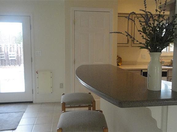 5th image of 827 Eastland Dr
