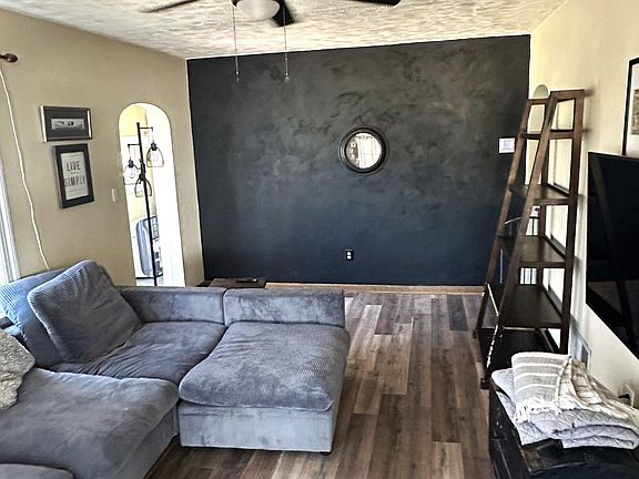 3rd image of 2889 Harryhogan Rd