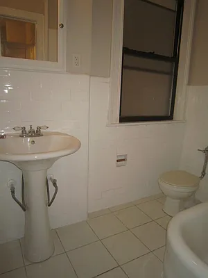 Rented by Immac Realty | media 37