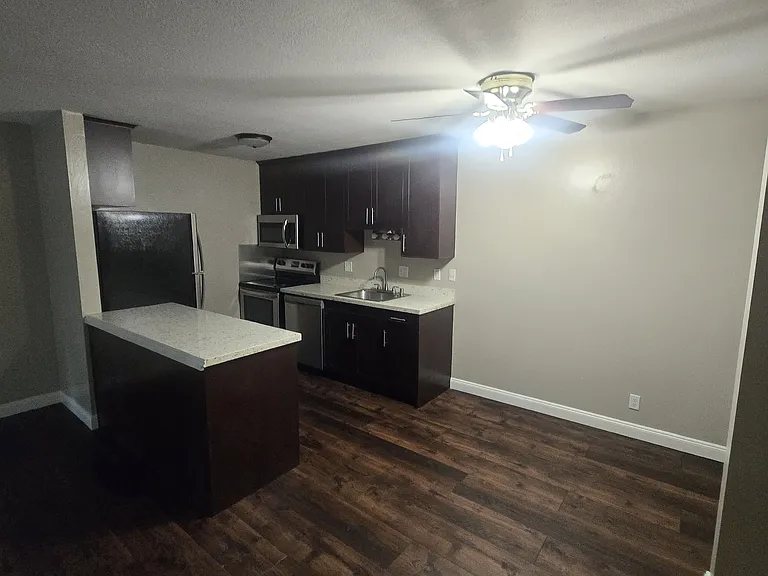 520 Van Buren Avenue — Photo 17
