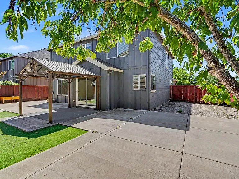 305 Casting St SE — Photo 41