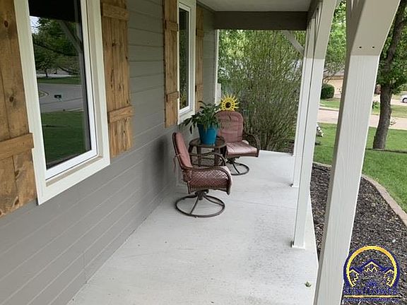 5th image of 1732 Calle De Loma Dr