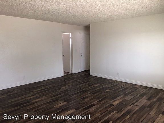 3rd image of 8262 Tamarind Ave