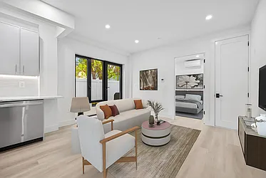 12-19 31st Drive, #PENTHOUSEK