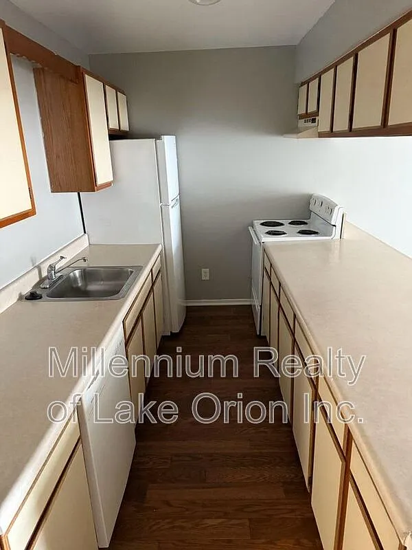 Building Photo - 25 Louck St #18