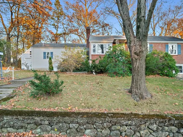27 Burton Rd, Braintree, MA 02184