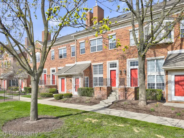 1512 Maryland Club Dr, Royal Oak, MI 48067