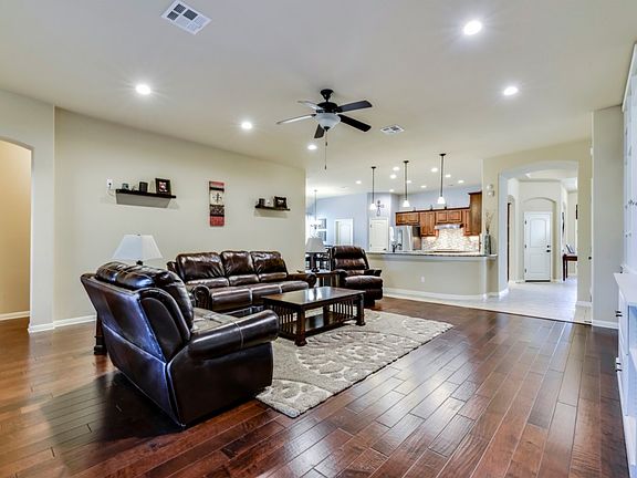 5th image of 2304 Lookout Knoll Dr