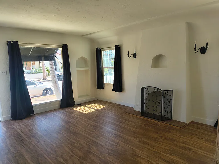321 W 20th St #321 — Photo 1