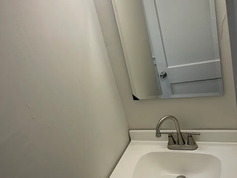 1600 Aycock St — Photo 9