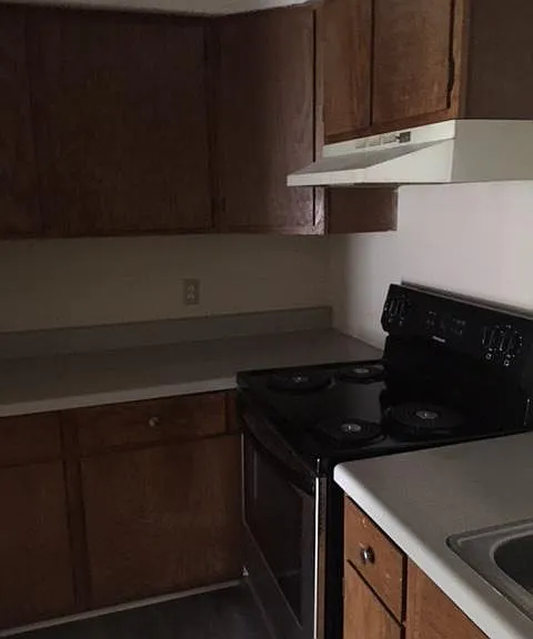 513 Newton St — Photo 7