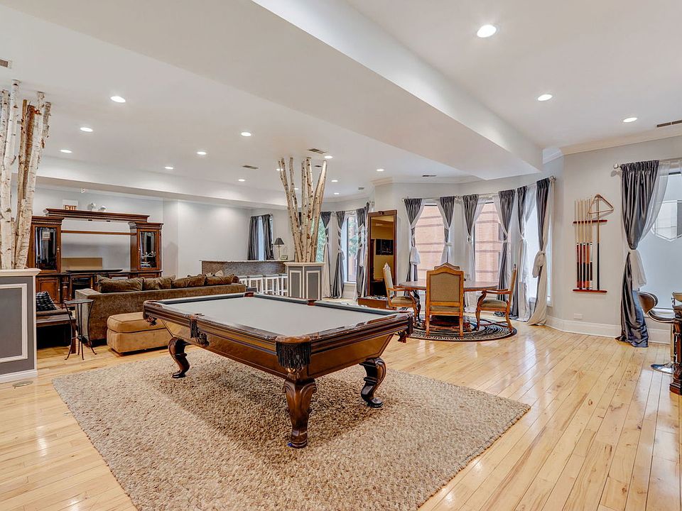 1st image of 22 W Ontario St #400