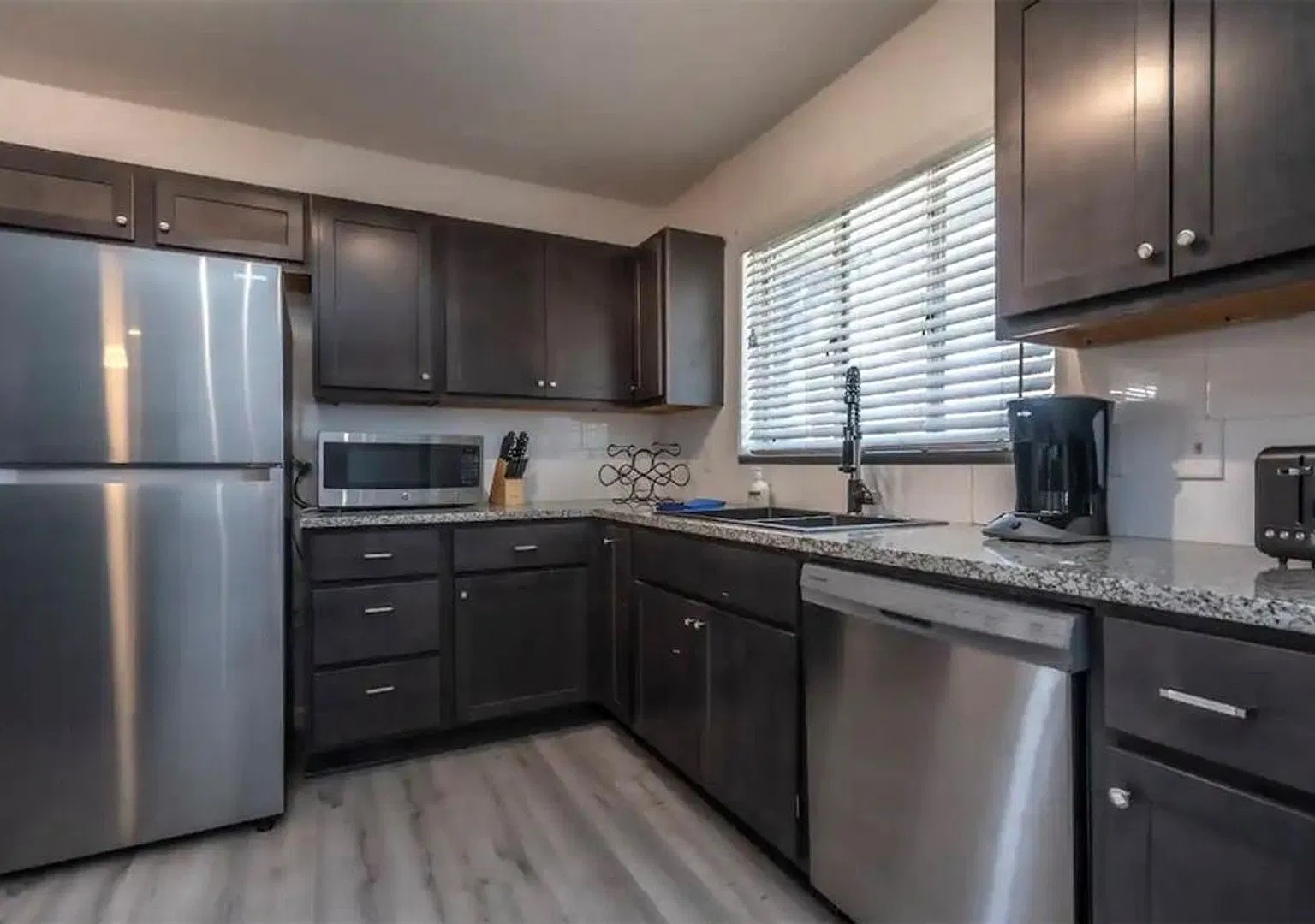 Adorable duplex + Heart of OKC + Close to entertainment + restaurants — Photo 2